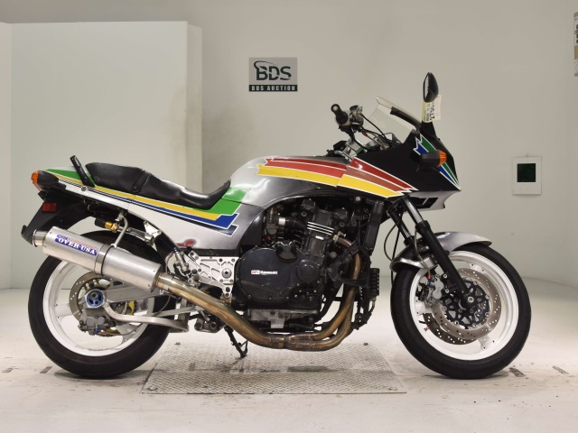 Kawasaki GPZ900R 1995