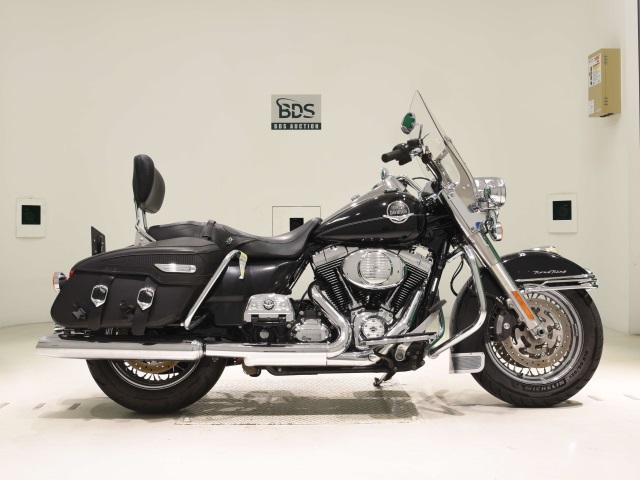 HD ROAD KING FLHRC1580 2009
