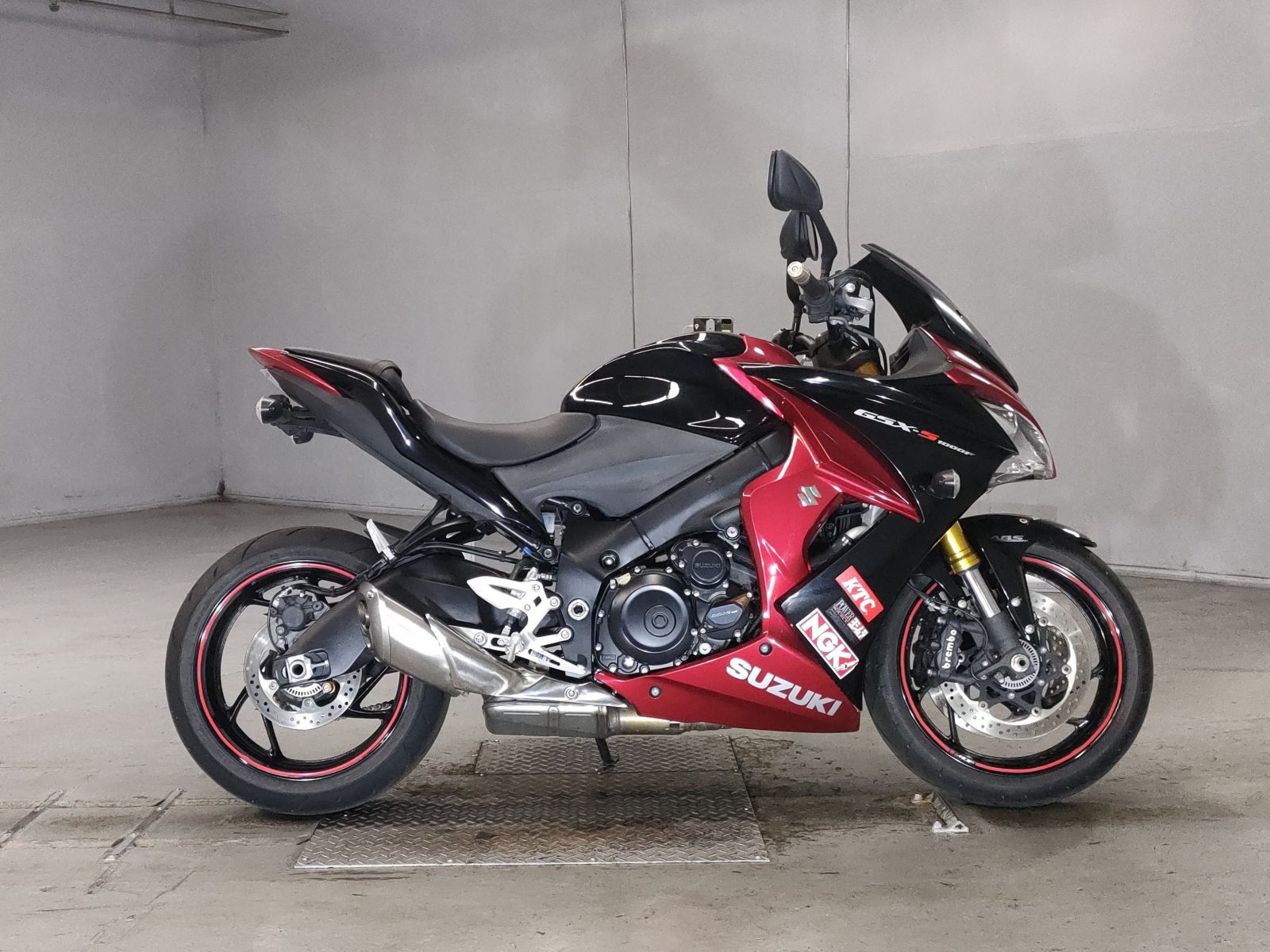 Suzuki GSX-S1000F 2016