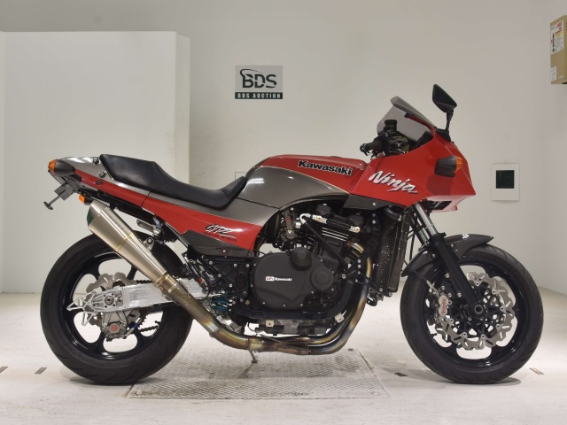 Kawasaki GPZ900R 1998