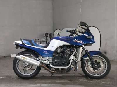 Kawasaki GPZ900R 1995