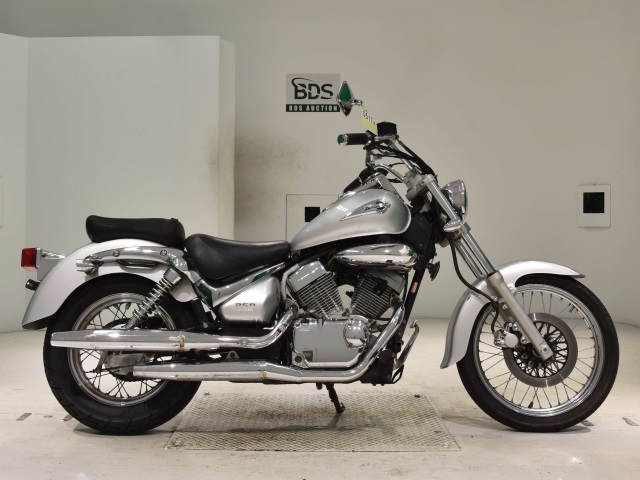 Suzuki INTRUDER 250LC