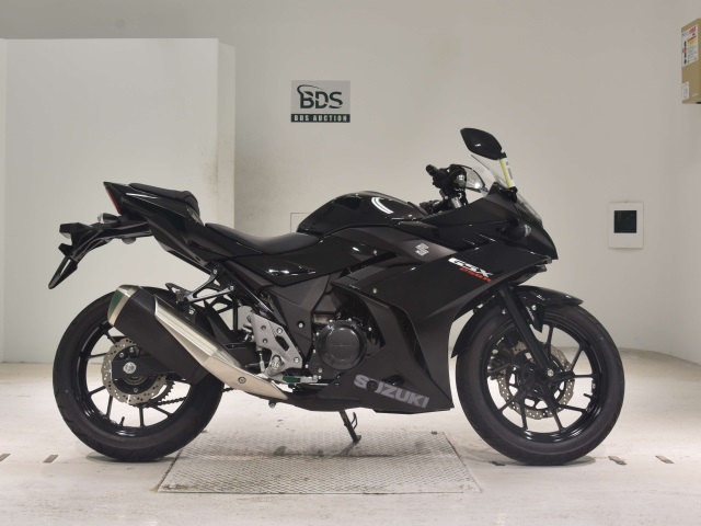 Suzuki GSX250RA