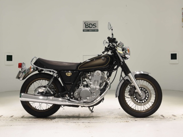 Yamaha SR400 2021