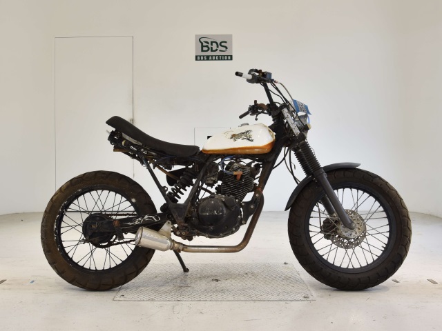 Yamaha SEROW XT225