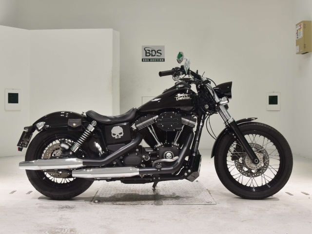HD STREETBOB FXDB1690 2017