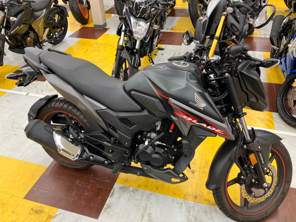 Honda X-BLADE 2022