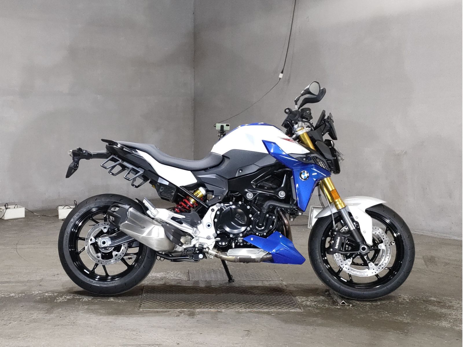 BMW F900R 2024
