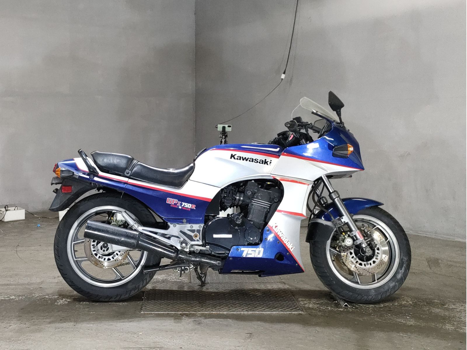 Kawasaki GPZ750R 1985