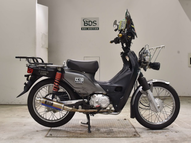 Honda CC110 CROSSCUB 2016