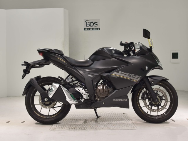 Suzuki GIXXER250SF