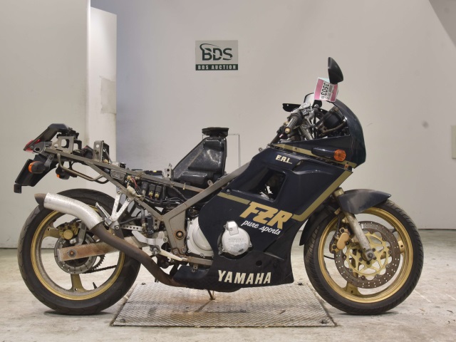 Yamaha FZR250 1987