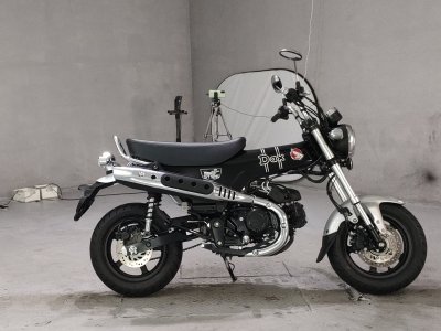 Honda DAX125 2025