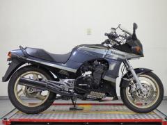 Kawasaki GPZ900R 1990