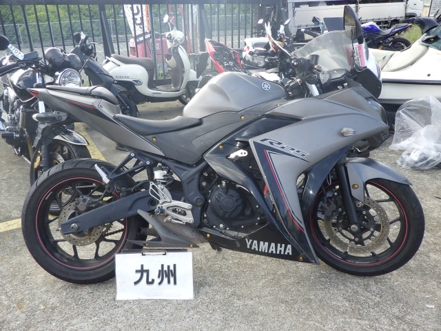 Yamaha YZF-R25 2016