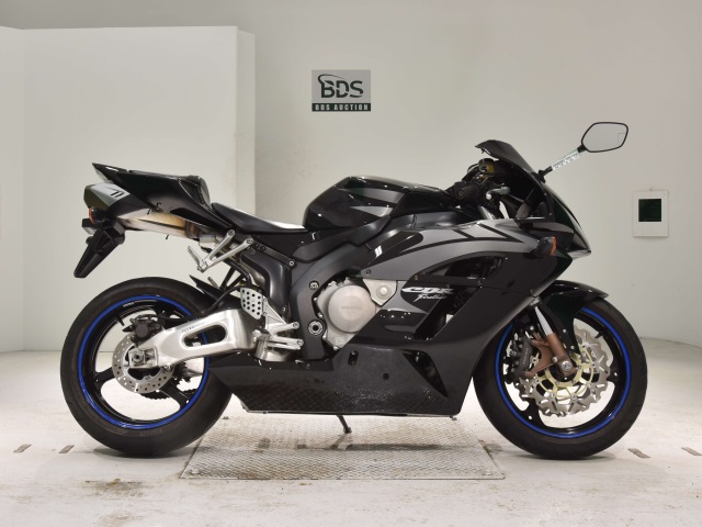 Honda CBR1000RR 2004