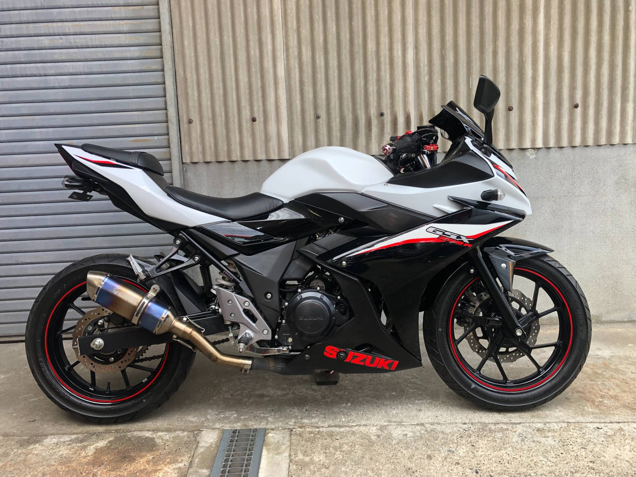 Suzuki GSX250R