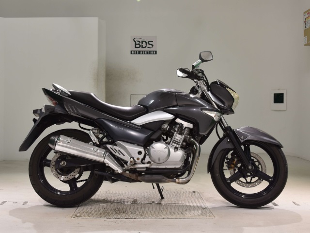 Suzuki GSR250