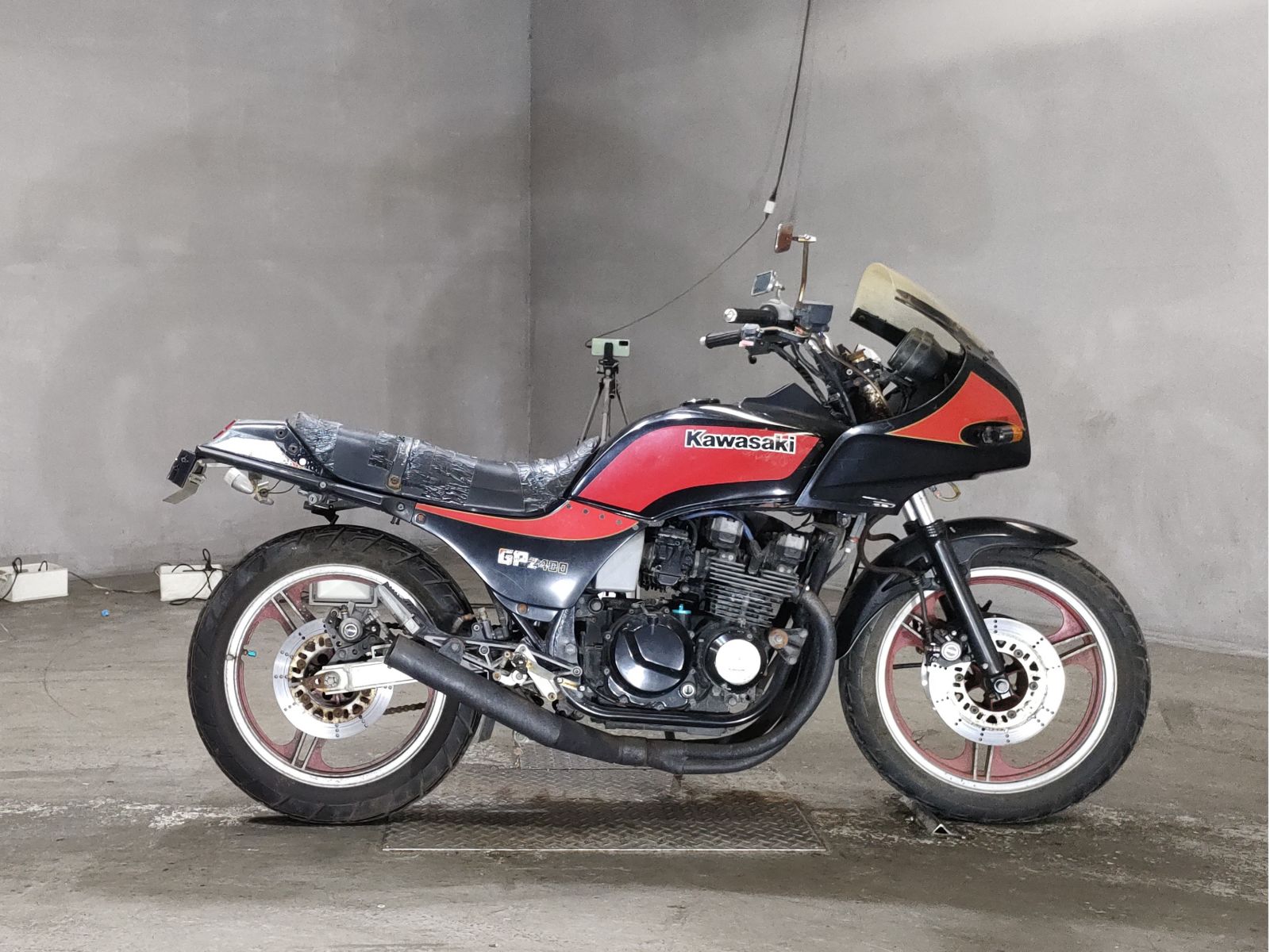 Kawasaki GPZ400 1983