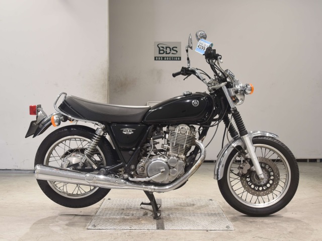Yamaha SR400 2018