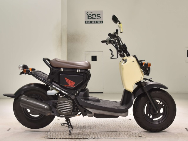Honda ZOOMER 2011