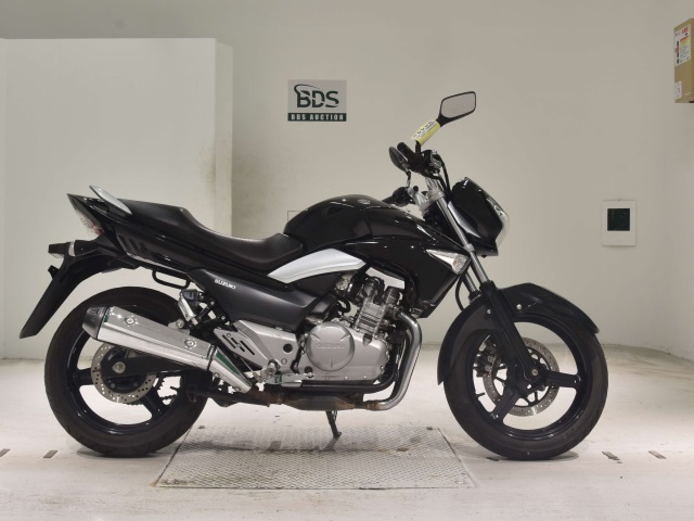Suzuki GSR250