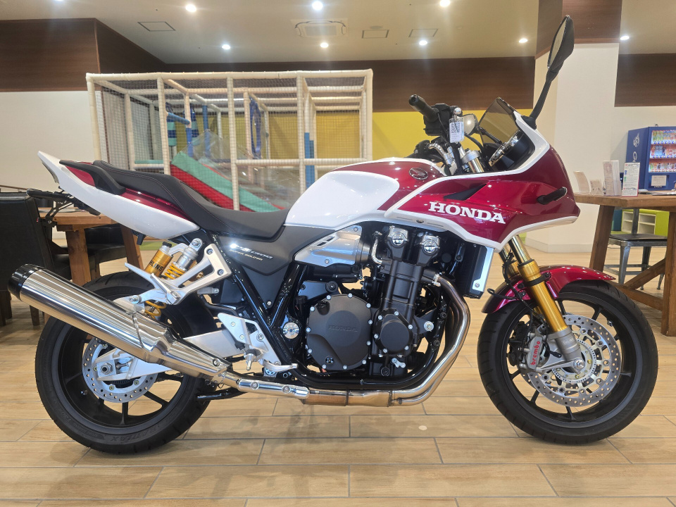 Honda CB1300SF 2025