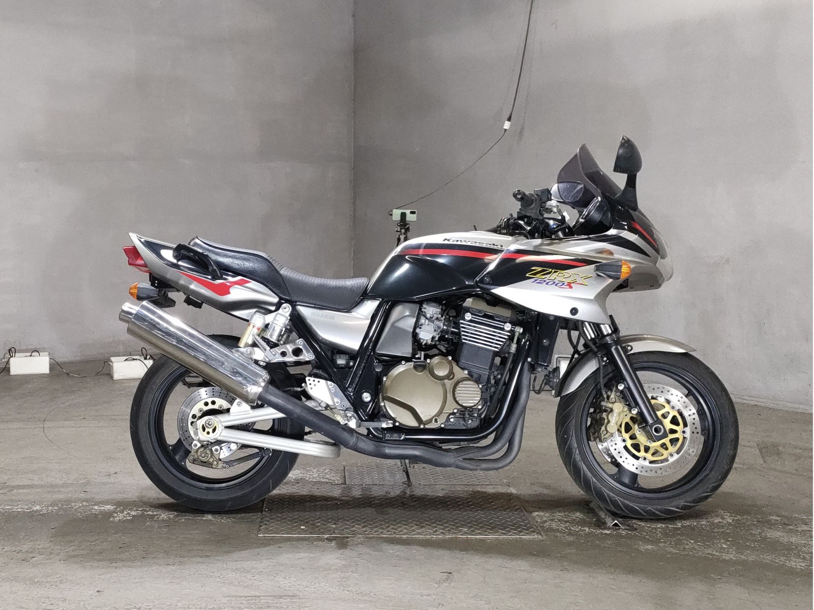 Kawasaki ZRX1200R 2001