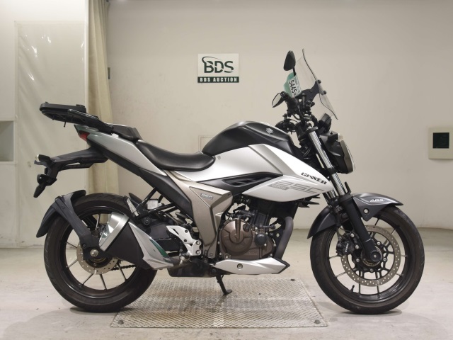 Suzuki GIXXER250SF