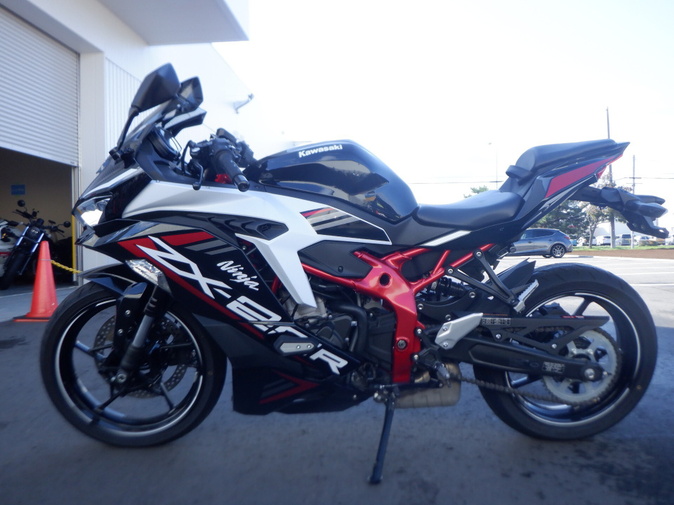 Kawasaki NINJA ZX-25R KRT 2021