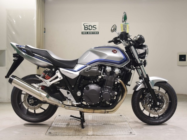 Honda CB1300SF 2024