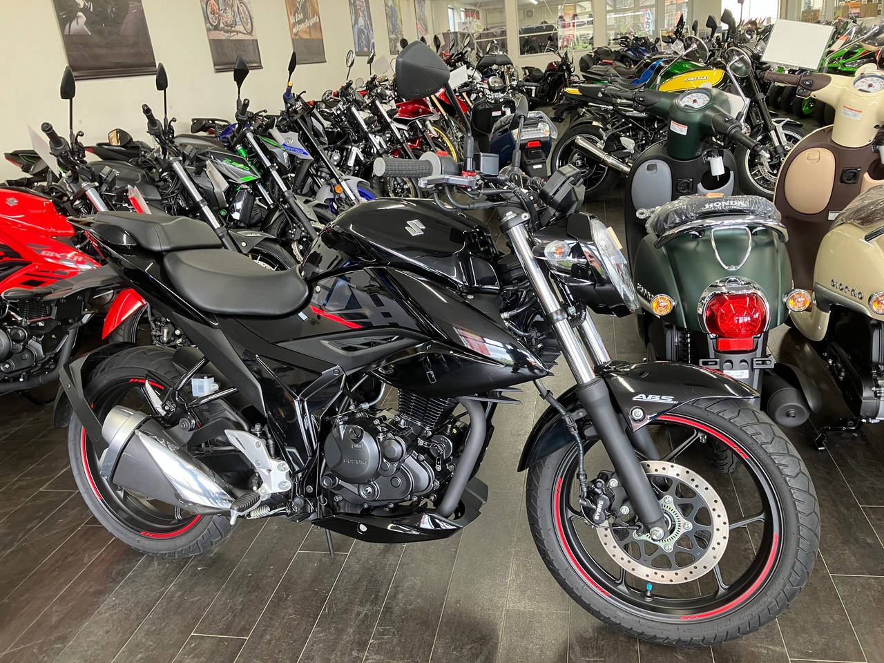Suzuki GIXXER150