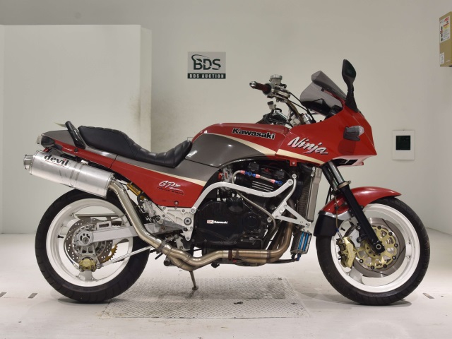 Kawasaki GPZ900R 1998