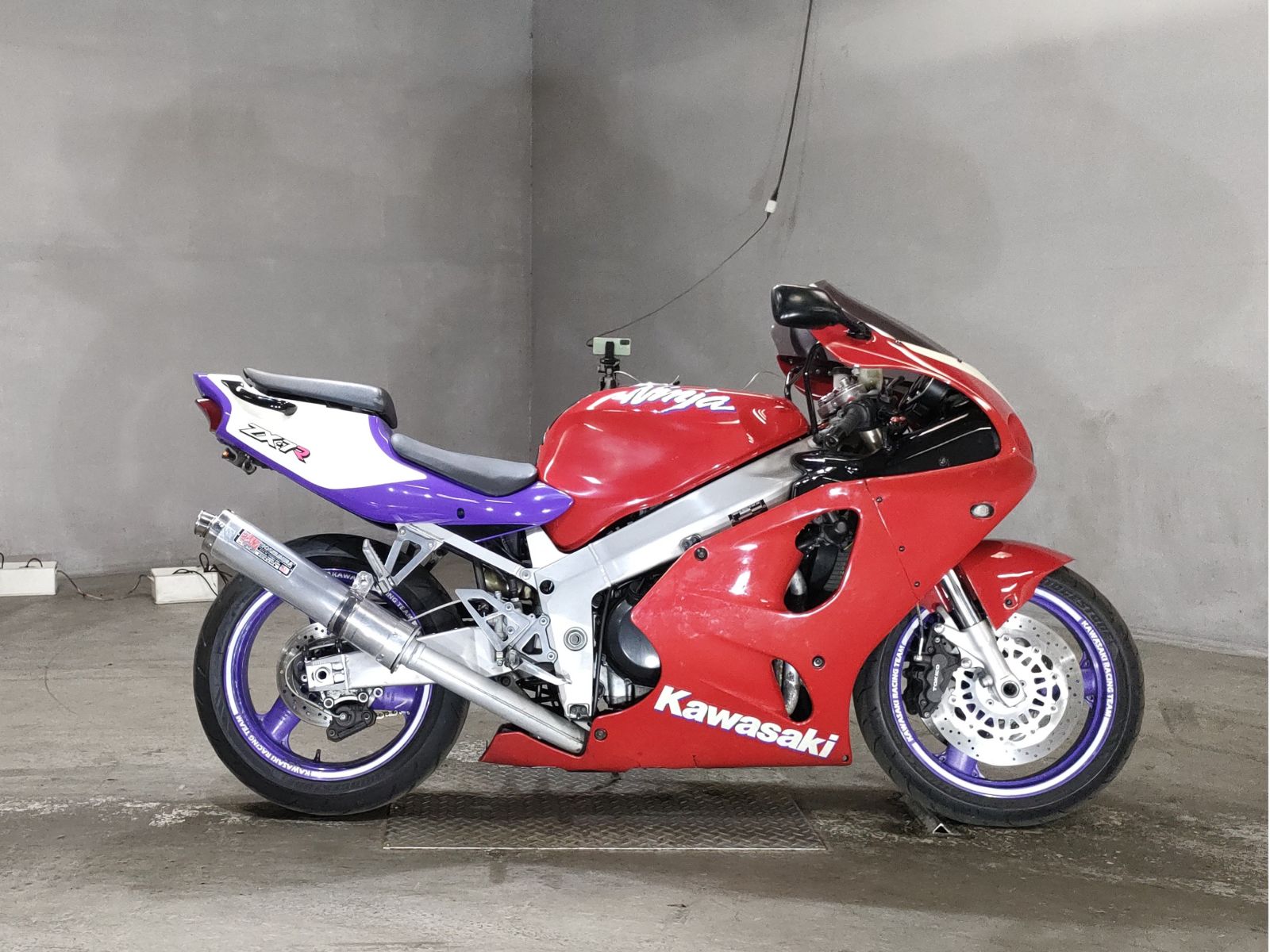 Kawasaki ZX-7R 2024