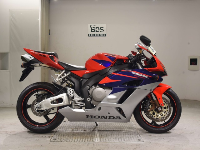 Honda CBR1000RR 2005