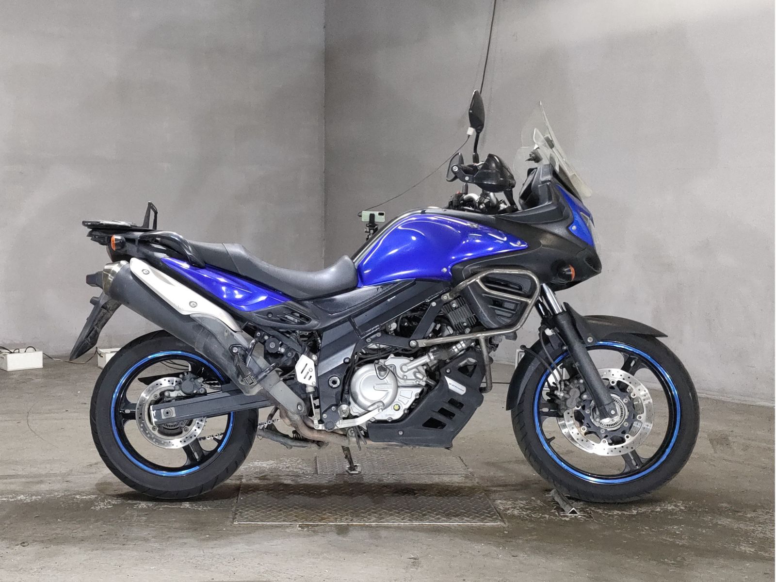 Suzuki V-STROM DL650 2013