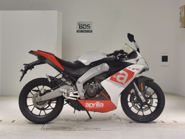 Aprilia GPR125 2015