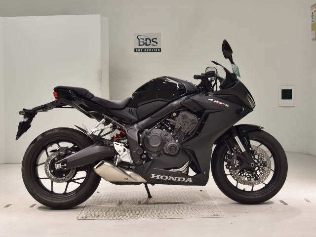 Honda SR400 2025