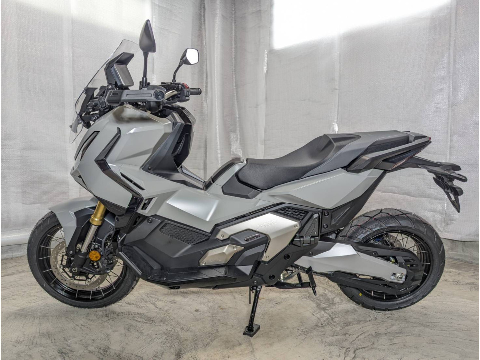 Honda X-ADV750 2025