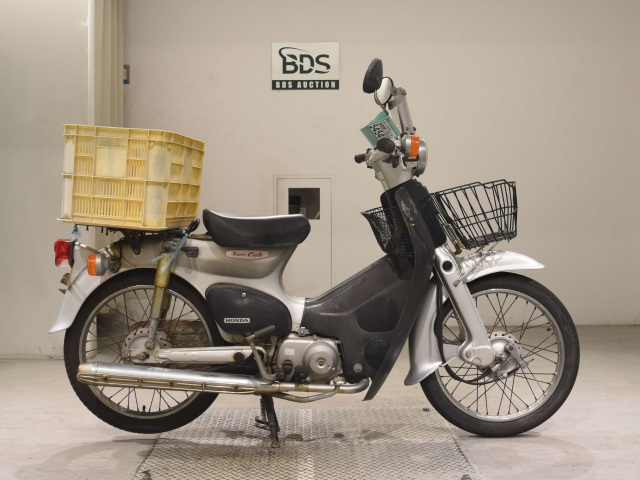Honda C50 2002