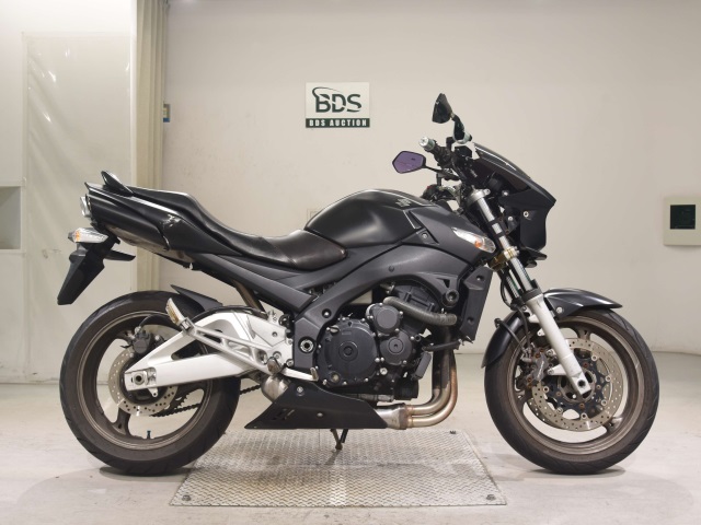 Suzuki GSR400 2009