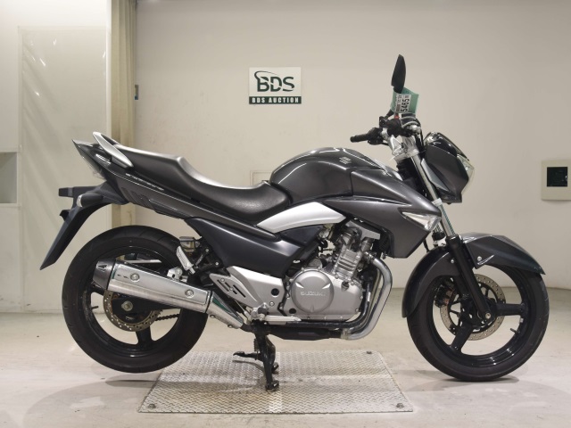 Suzuki GSR250