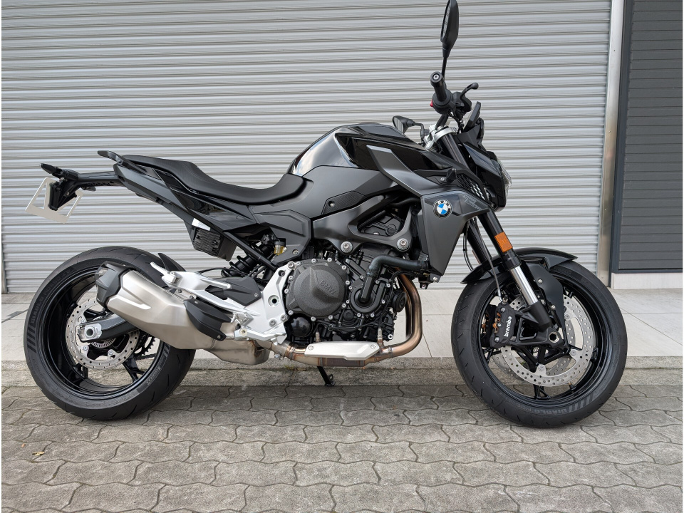 BMW F900R 2025