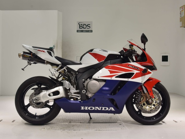 Honda CBR1000RR 2004