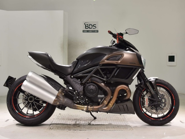 Ducati DIAVEL 2015