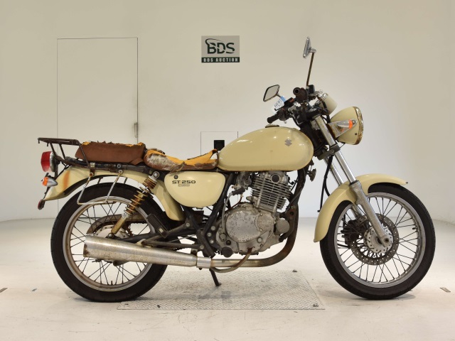 Suzuki ST250E 2004