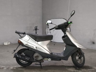 Suzuki ADDRESS V100