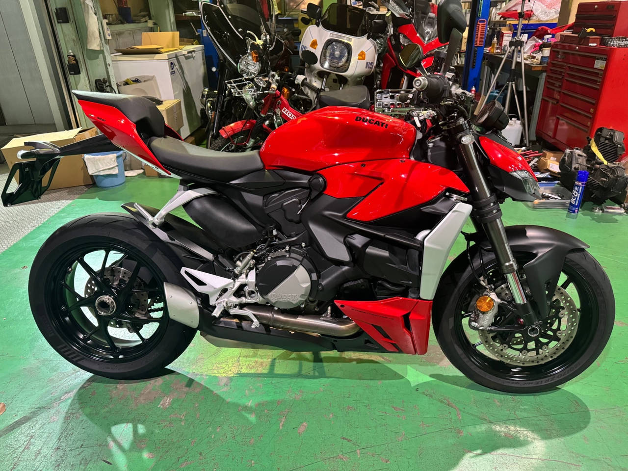 Ducati STREET FIGHTER V2 2022