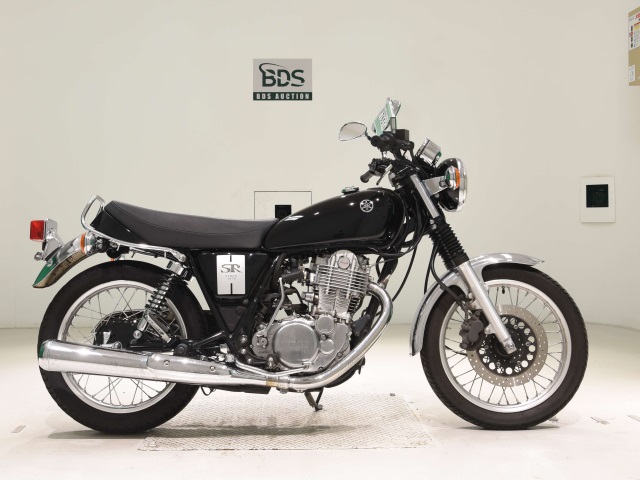 Yamaha SR400 2020