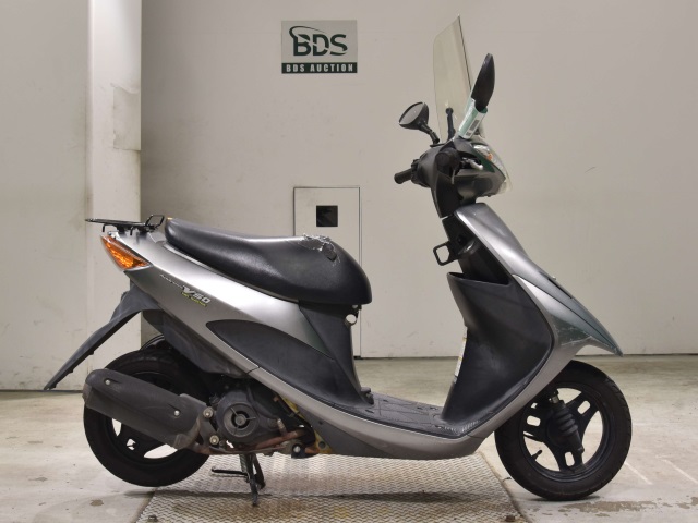 Suzuki ADDRESS V50